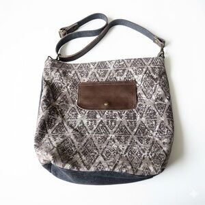 ANNGOTI Brown Crossbody and Shoulder Purse